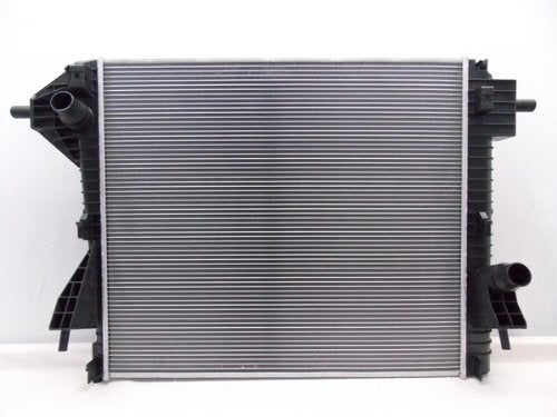 Radiator for Ford F-250 Super Duty (2008-2016), Ford F-350 (2011-2016), Ford F-53 Motorhome Chassis (2008-2009,2011-2014), Ford F-550 Super Duty (2008-2016), Ford F-350 Super Duty (2008-2016), Ford F-450 Super Duty (2008-2016)